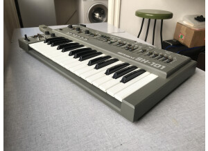 Roland SH-101 (29573)