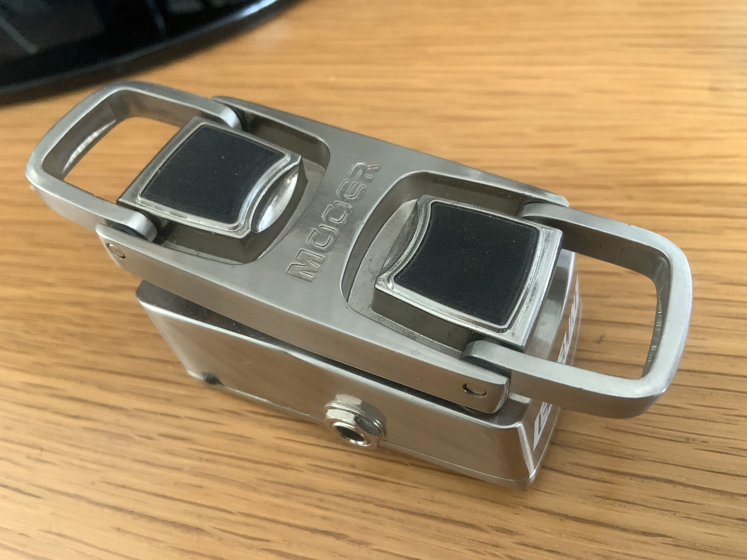 Vends pédale de volume Moeer Leveline