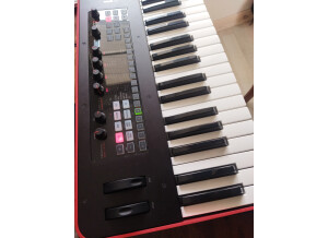 IK Multimedia Uno Synth Pro (9221)