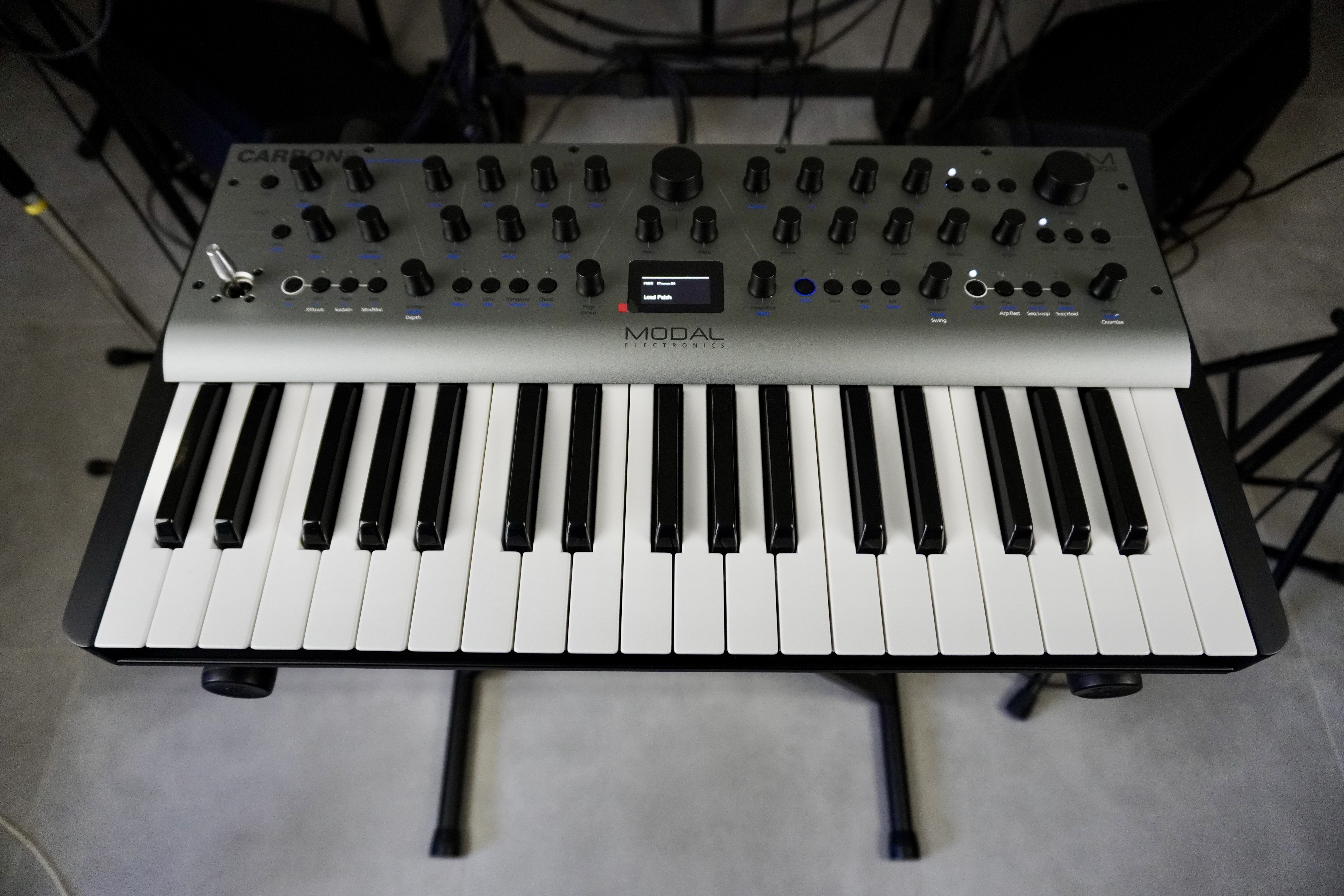 Modal Electronics Carbon8 : Carbon8 2tof 02 Face 2