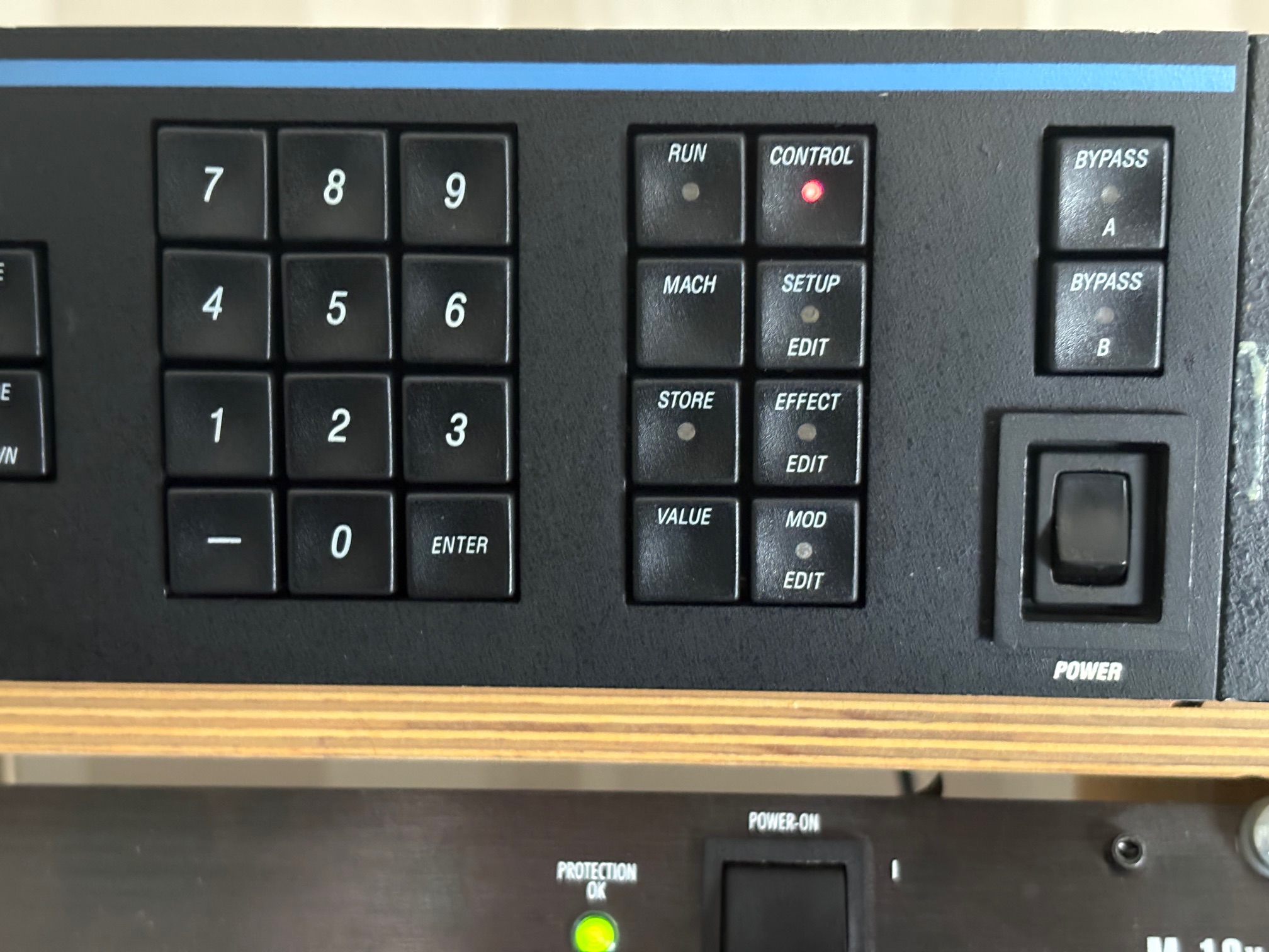 Lexicon 300 (2543)