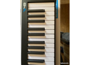 Alesis V49 (9582)
