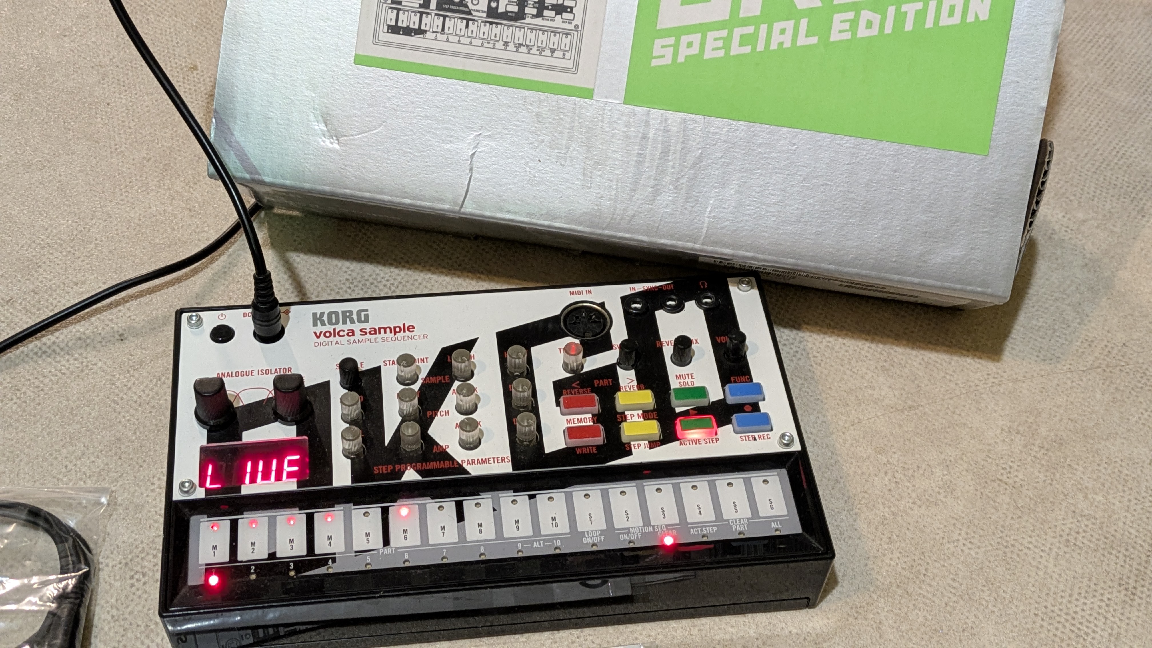 Boîte à rythme sampler Korg Volca