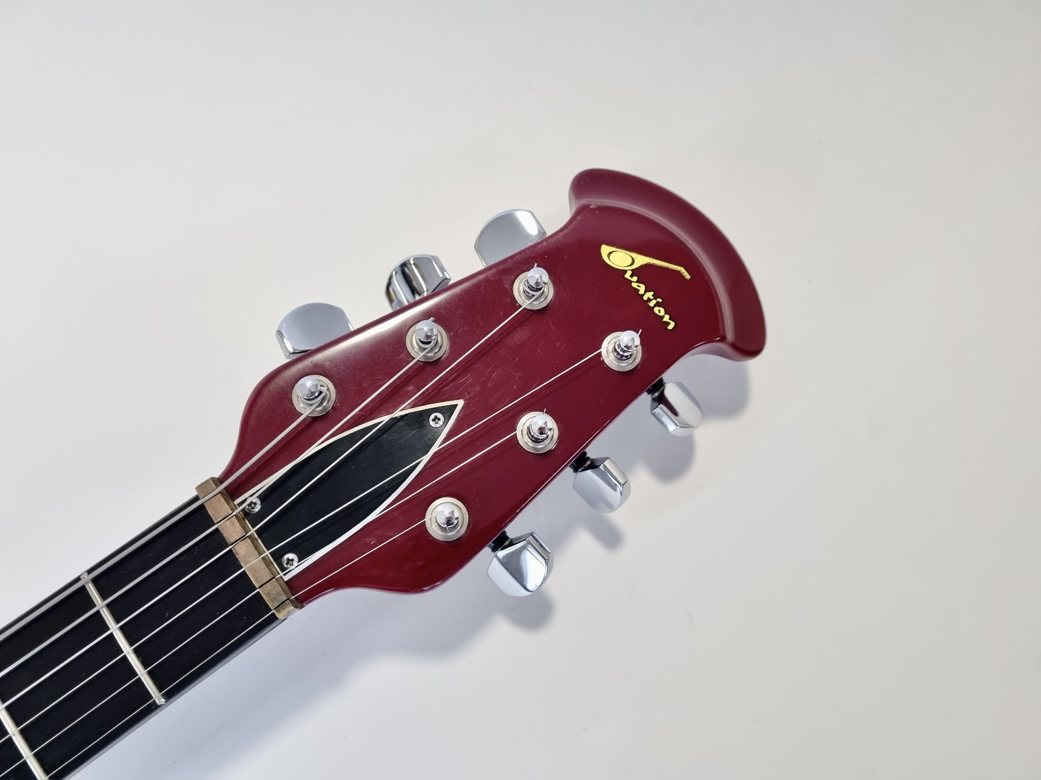 Ovation Viper (8560)