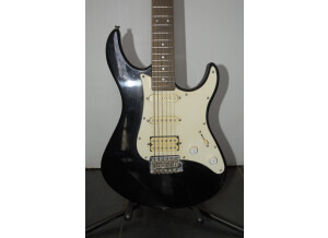 YAMAHA PACIFICA BG 112 CORPS
