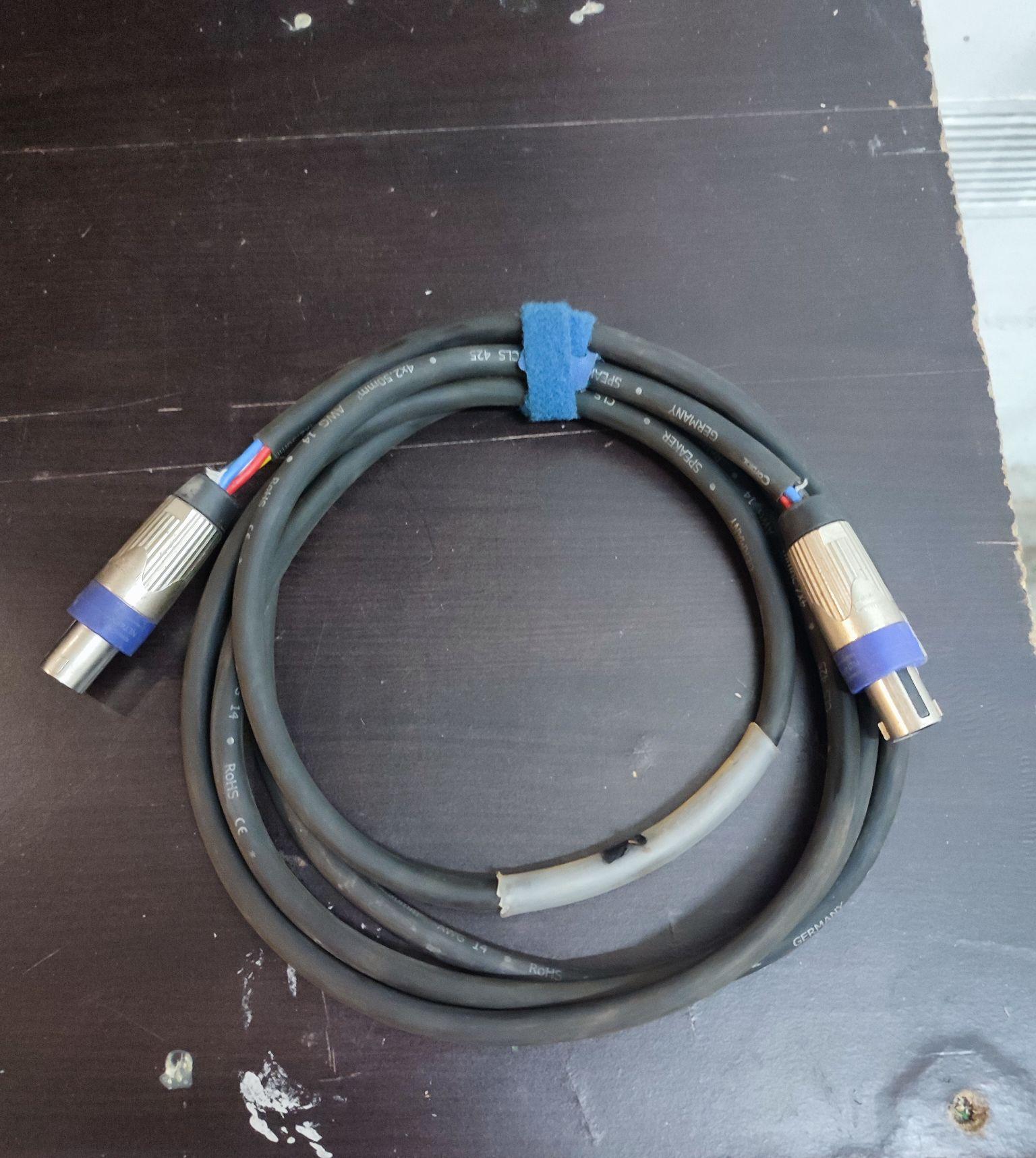 Câble Speakon 3m 4x2.5mm2 connecteurs Neutrik NLT4FX (waterproof)