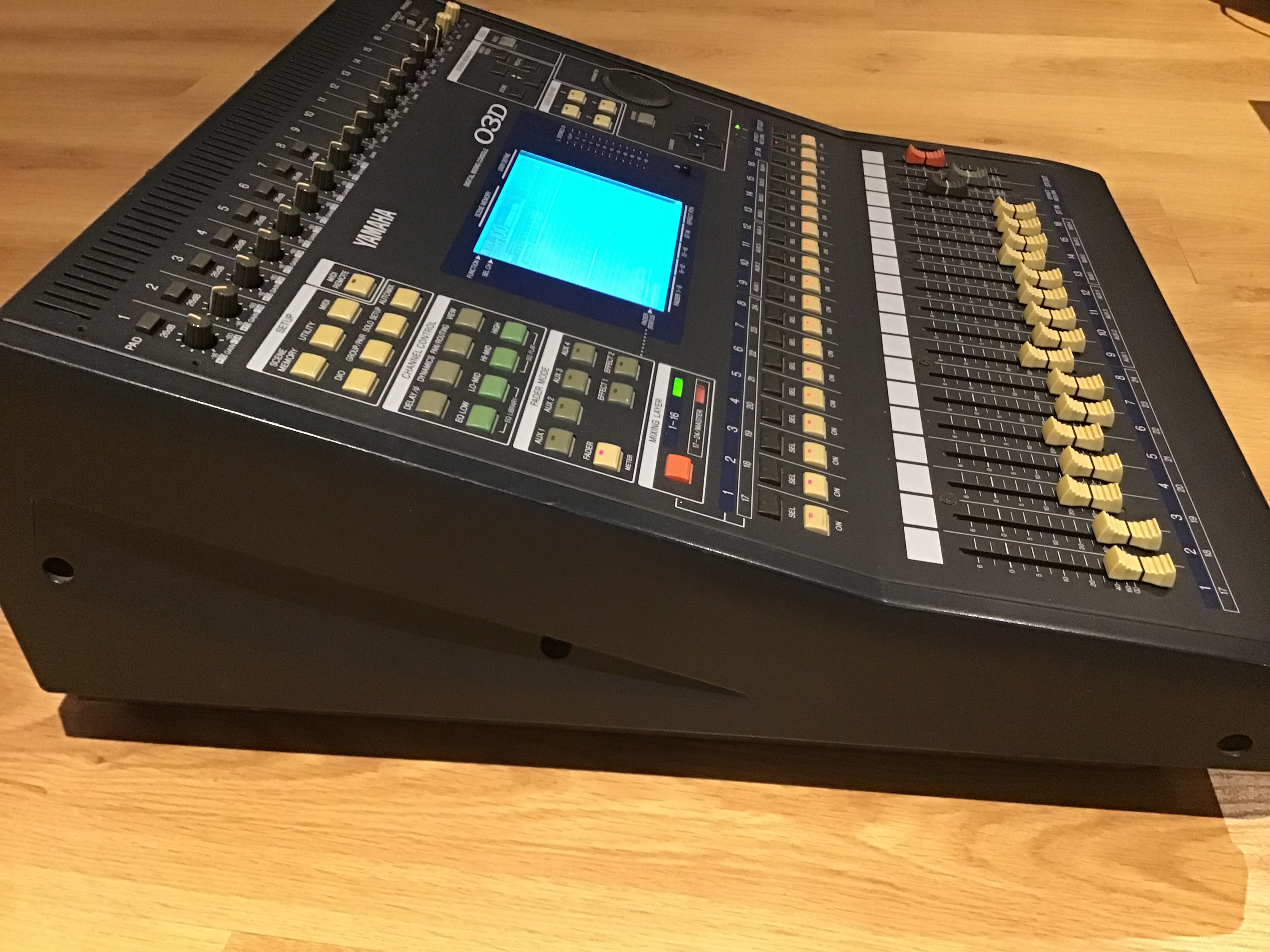 Yamaha 03D (28433)