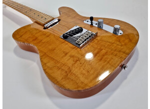 Fender Select Carved Maple Top Telecaster (17570)