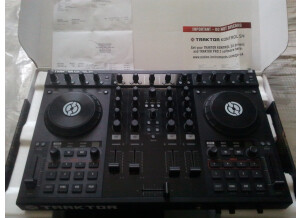 Native Instruments Traktor Kontrol S4 (23206)