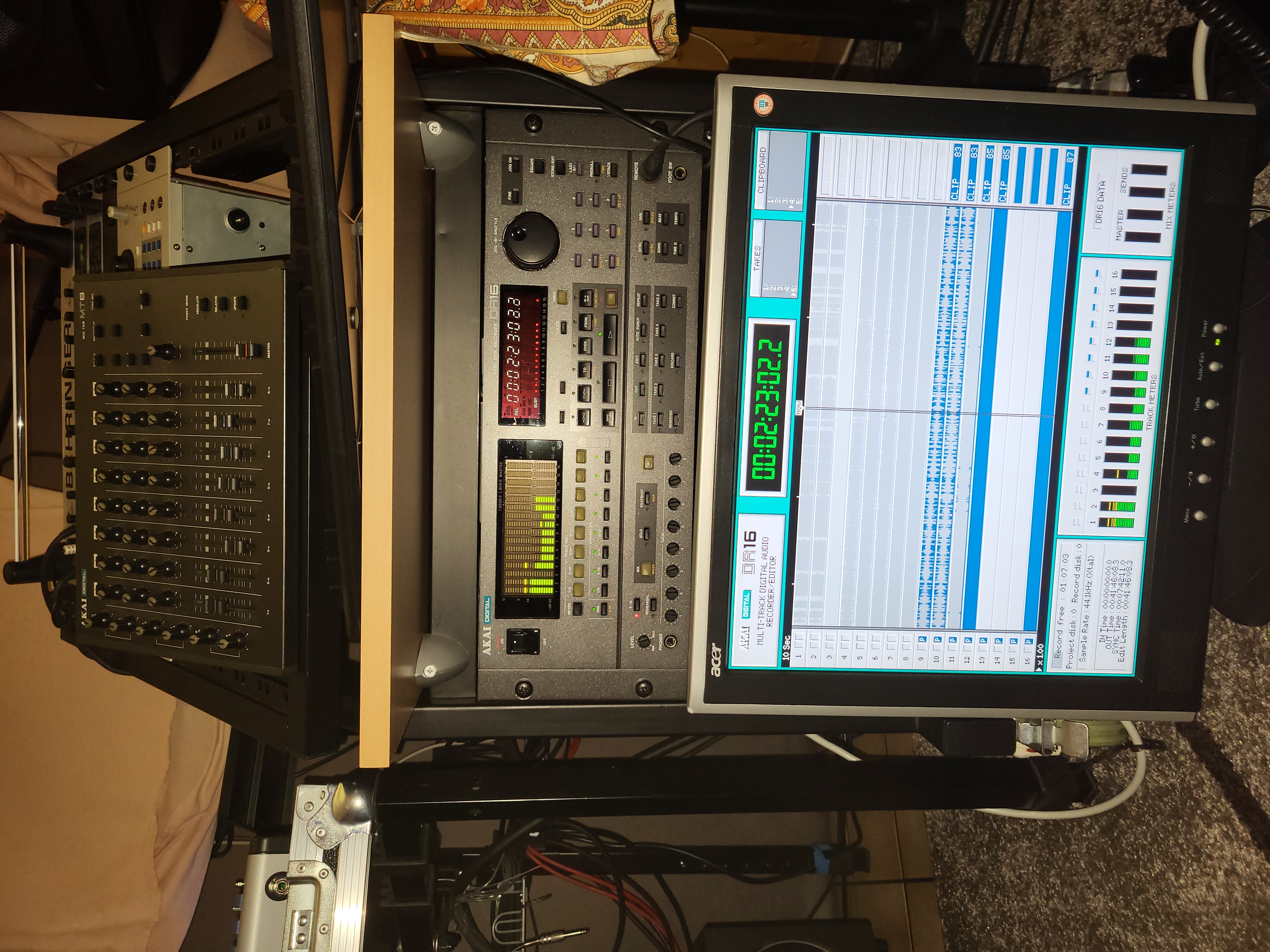 AKAI DR16 中古品 DR16 - Akai Professional DR16 - Audiofanzine