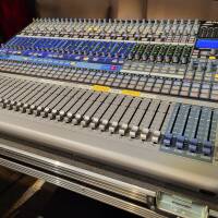 Table de mixage numérique Presonus StudioLive 32.4.2AI montée en flight case