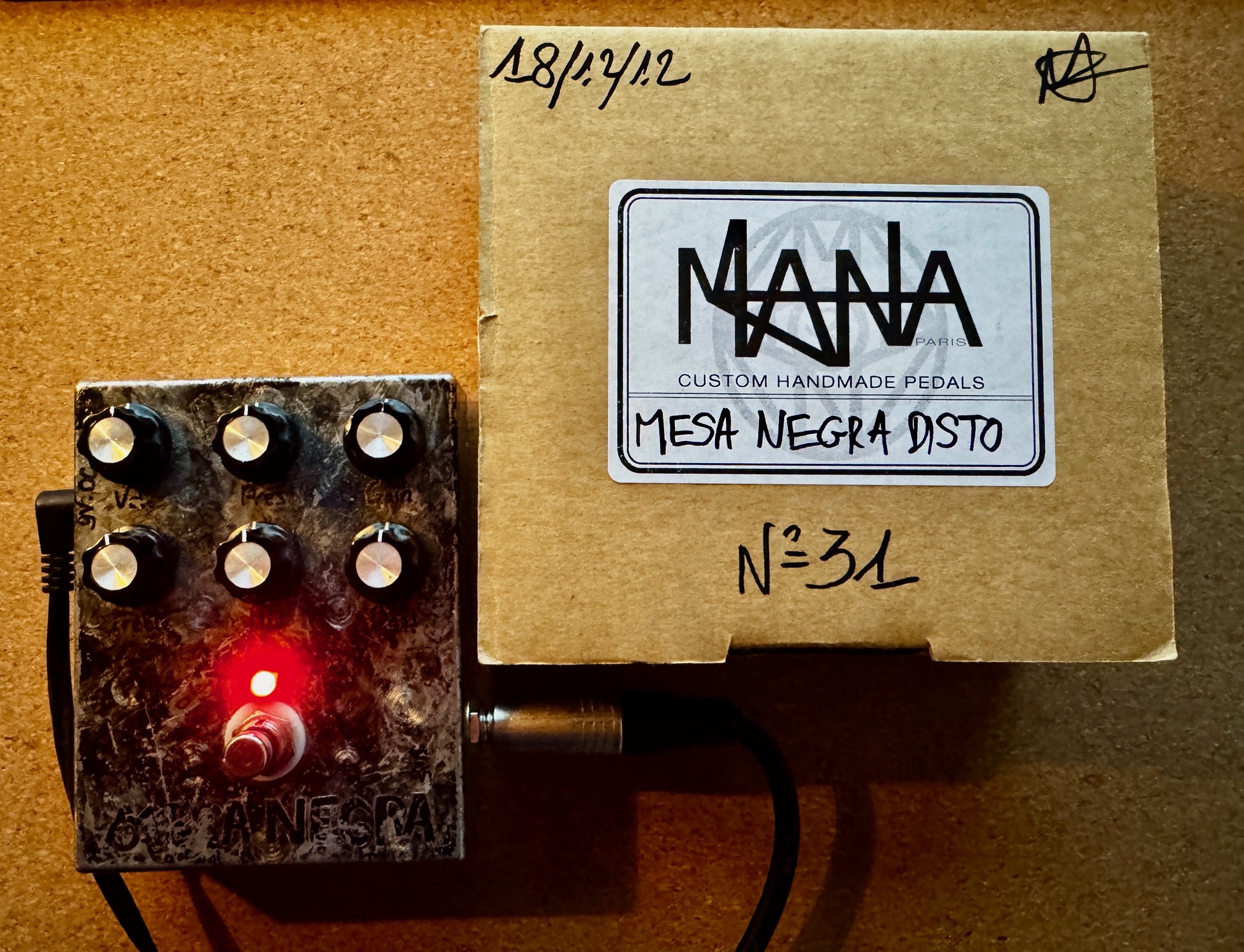 Mana Effects - Distorsion Mesa Negra