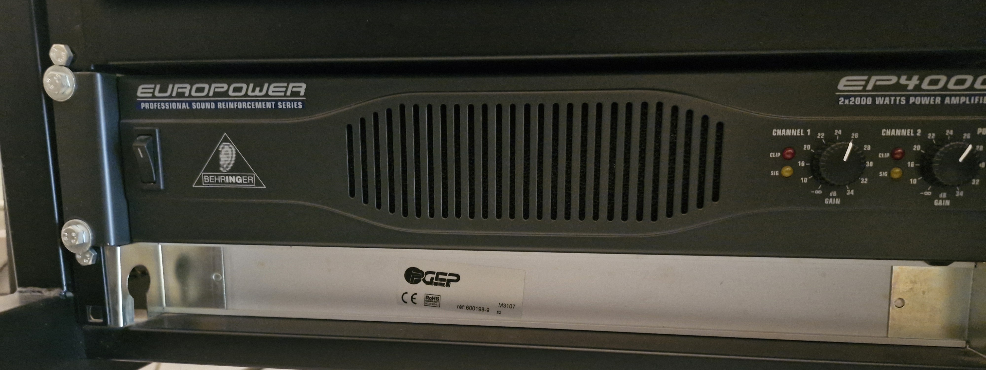 Pictures and images Behringer EP4000 - Audiofanzine