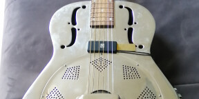 Guitare à résonateur Dobro