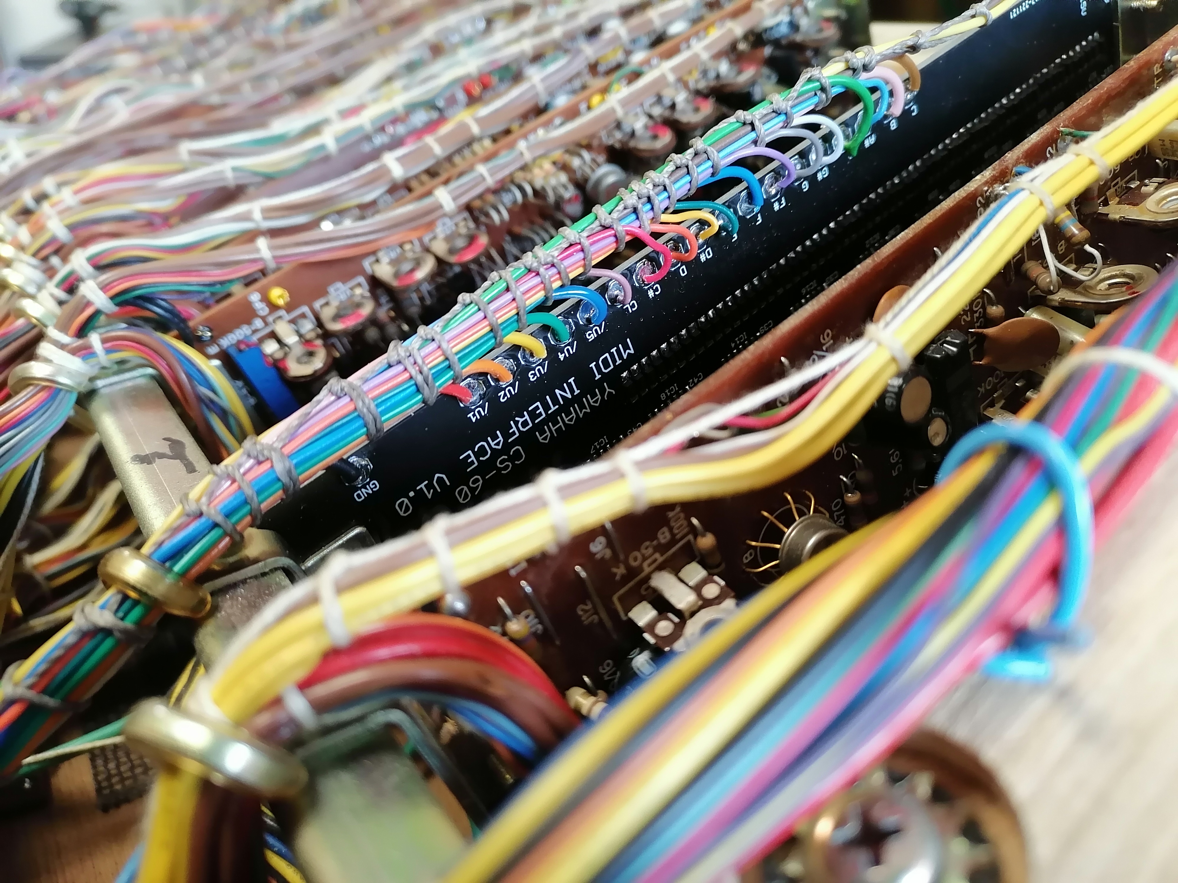 Interface MIDI pour Yamaha CS-60 V1.3