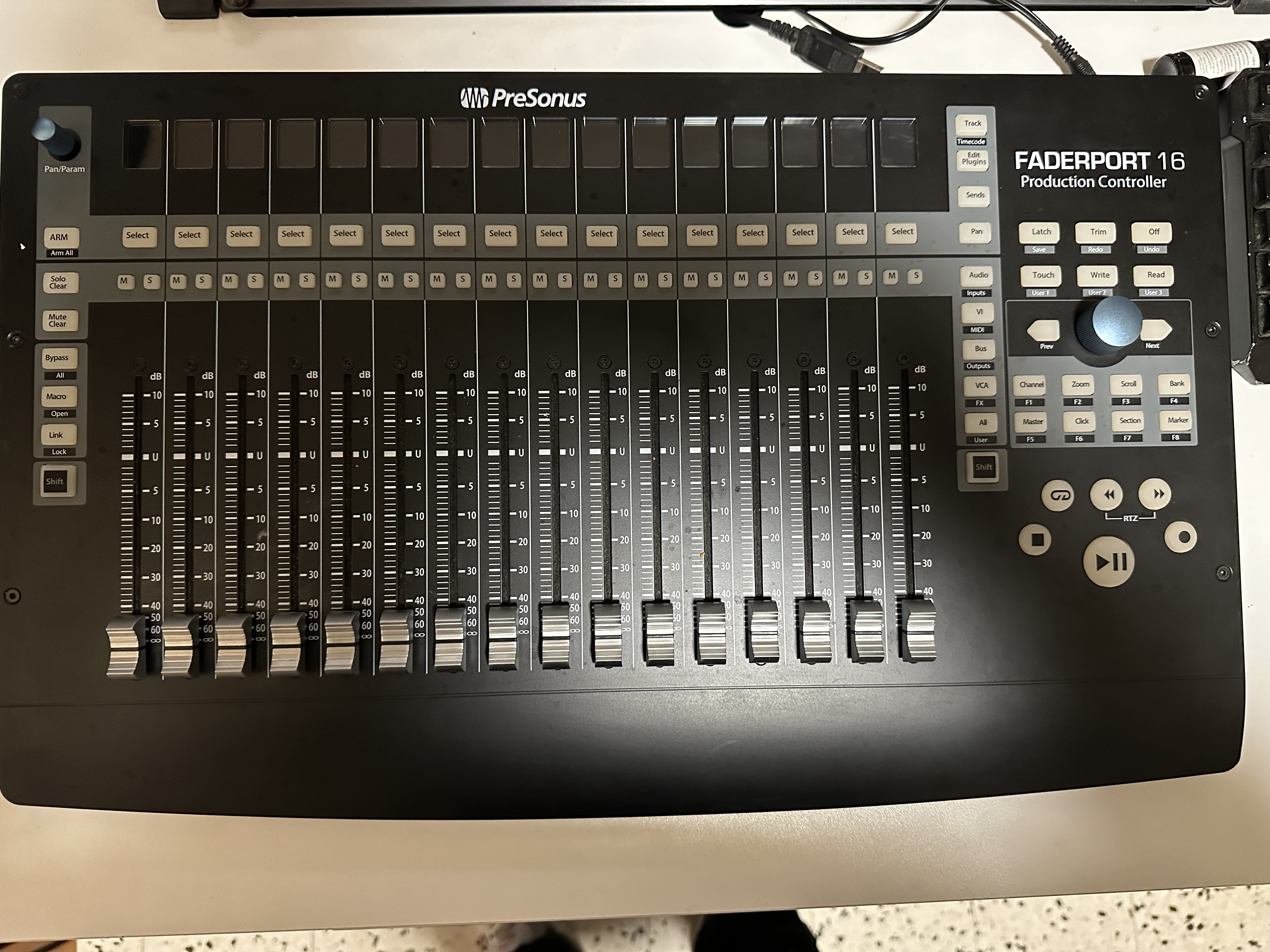 Presonus Faderport 16 
