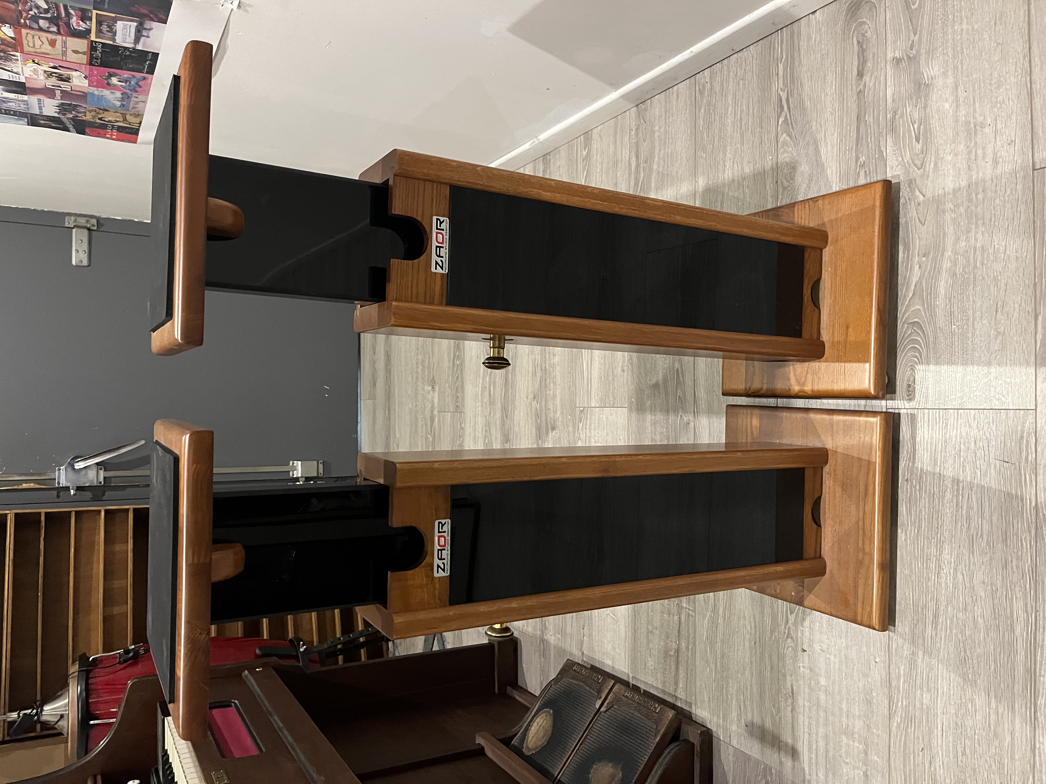 Vends support enceinte cherry