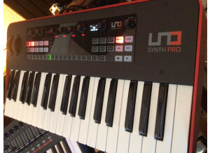 IK Multimedia Uno Synth Pro (68562)