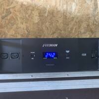 Vends régulateur de tension Furman