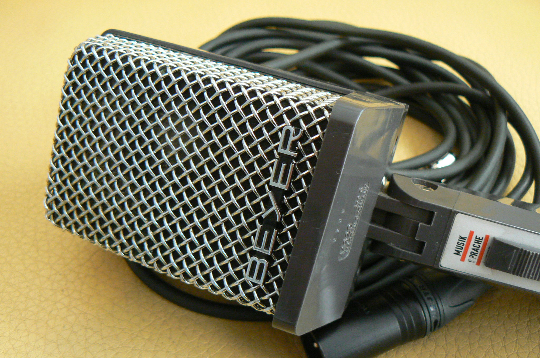 Beyerdynamic M 320 (12272)
