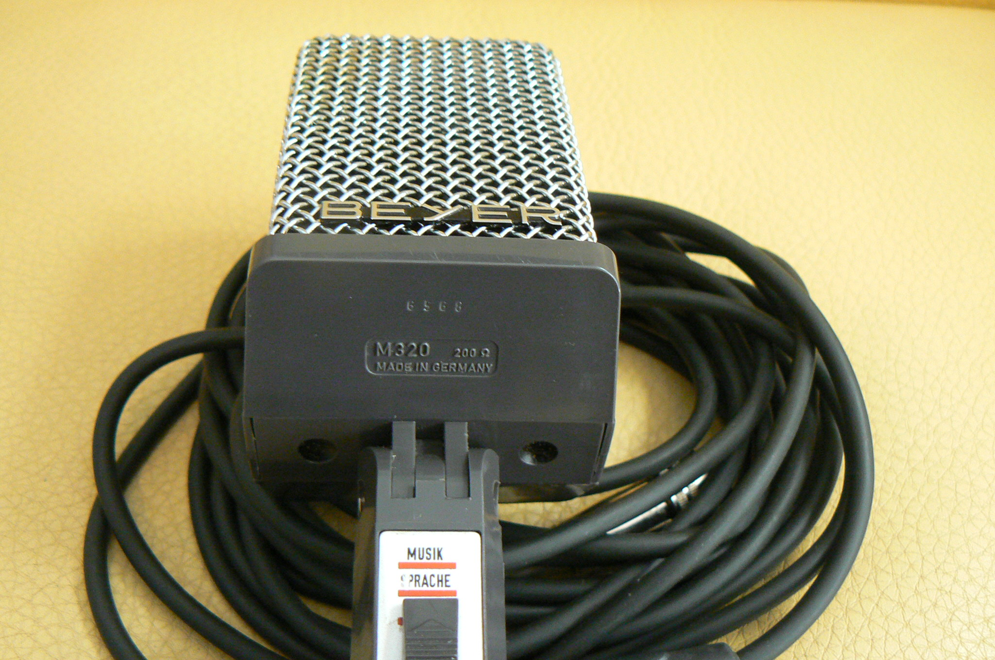 Beyerdynamic M 320 (44821)