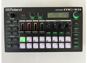 Roland MC-101 (79581)