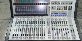 MIXAGE SOUNDCRAFT Vi1 EN TRES BON ETAT AVEC FLIGHT TOURING