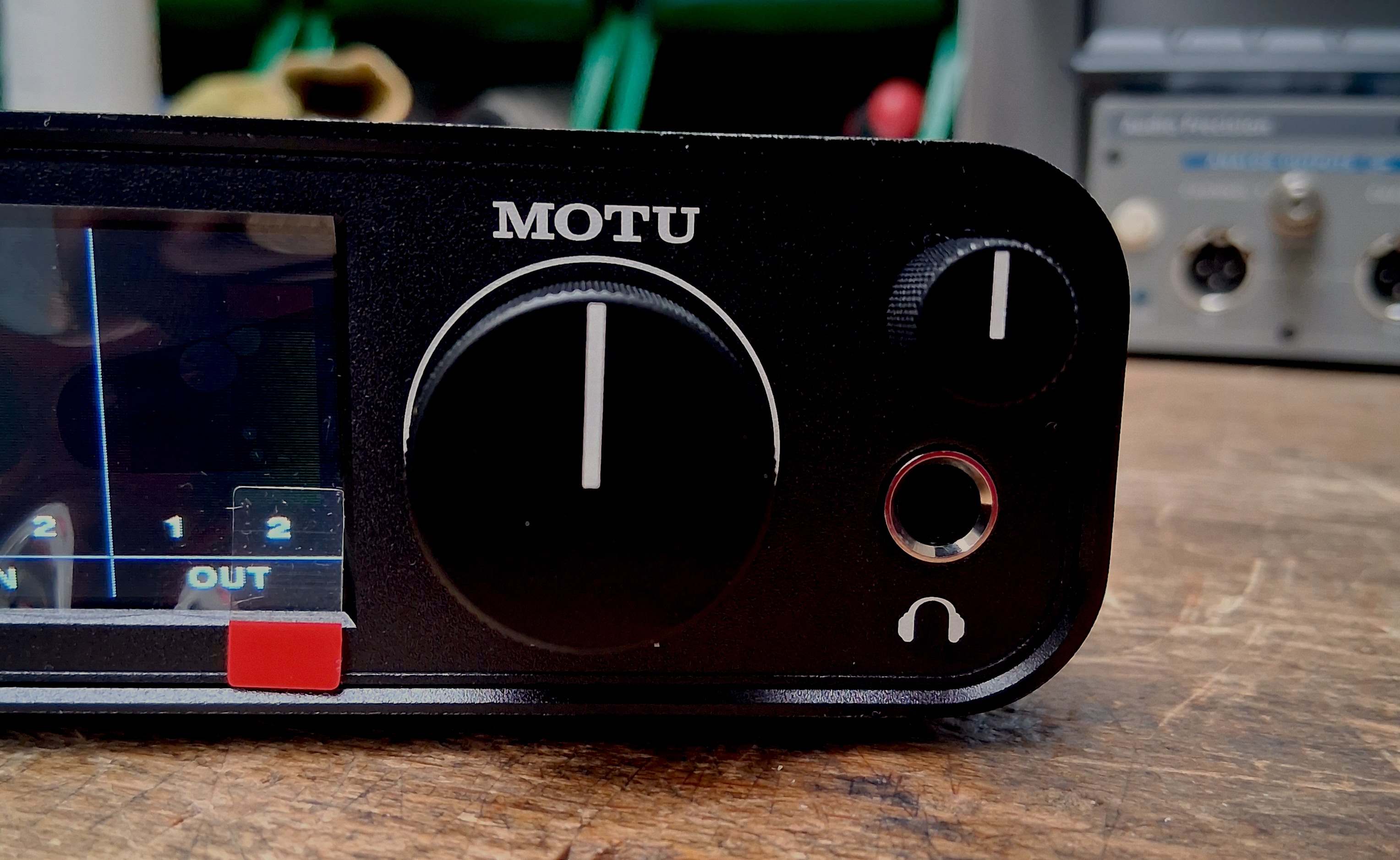 MOTU M4 bouton