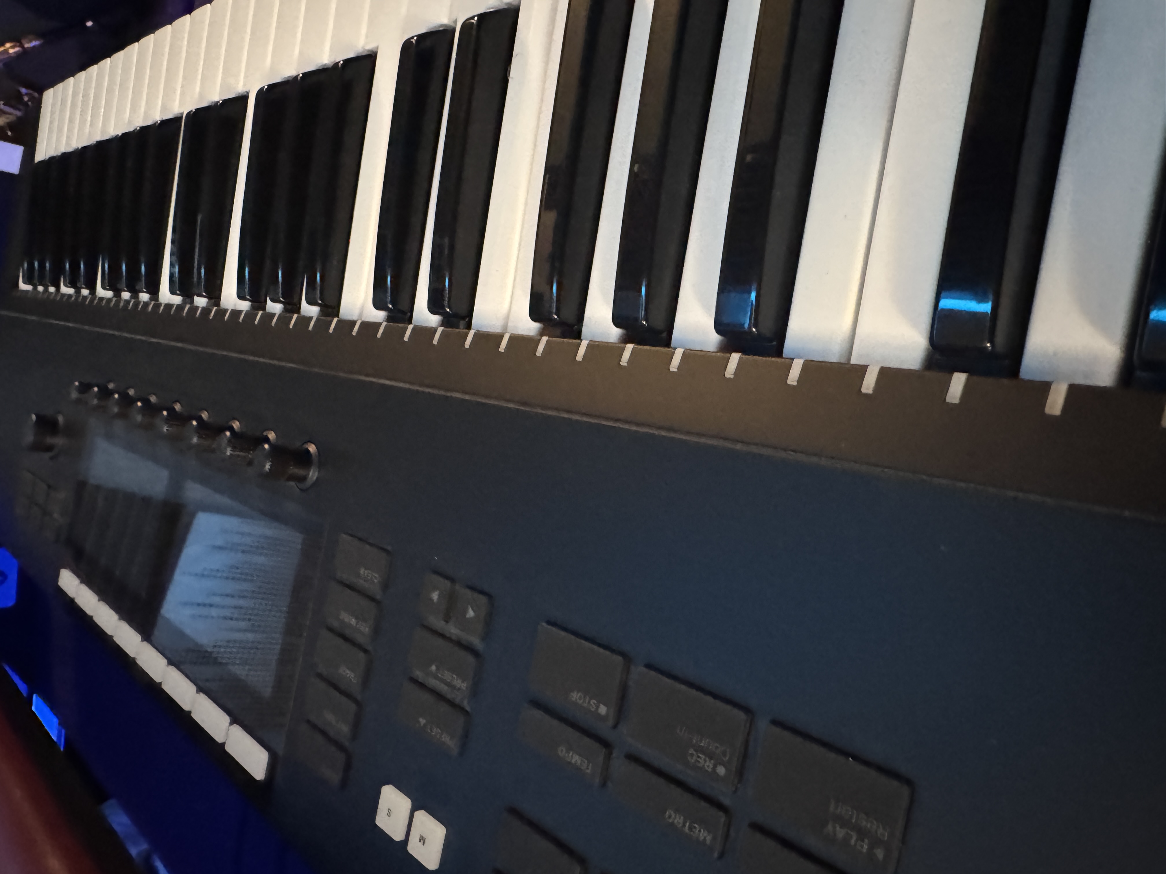 Native Instruments Komplete Kontrol S49 MK2 - (Comme Neuf)