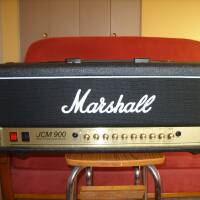 Tête d'ampli Marshall JCM 900