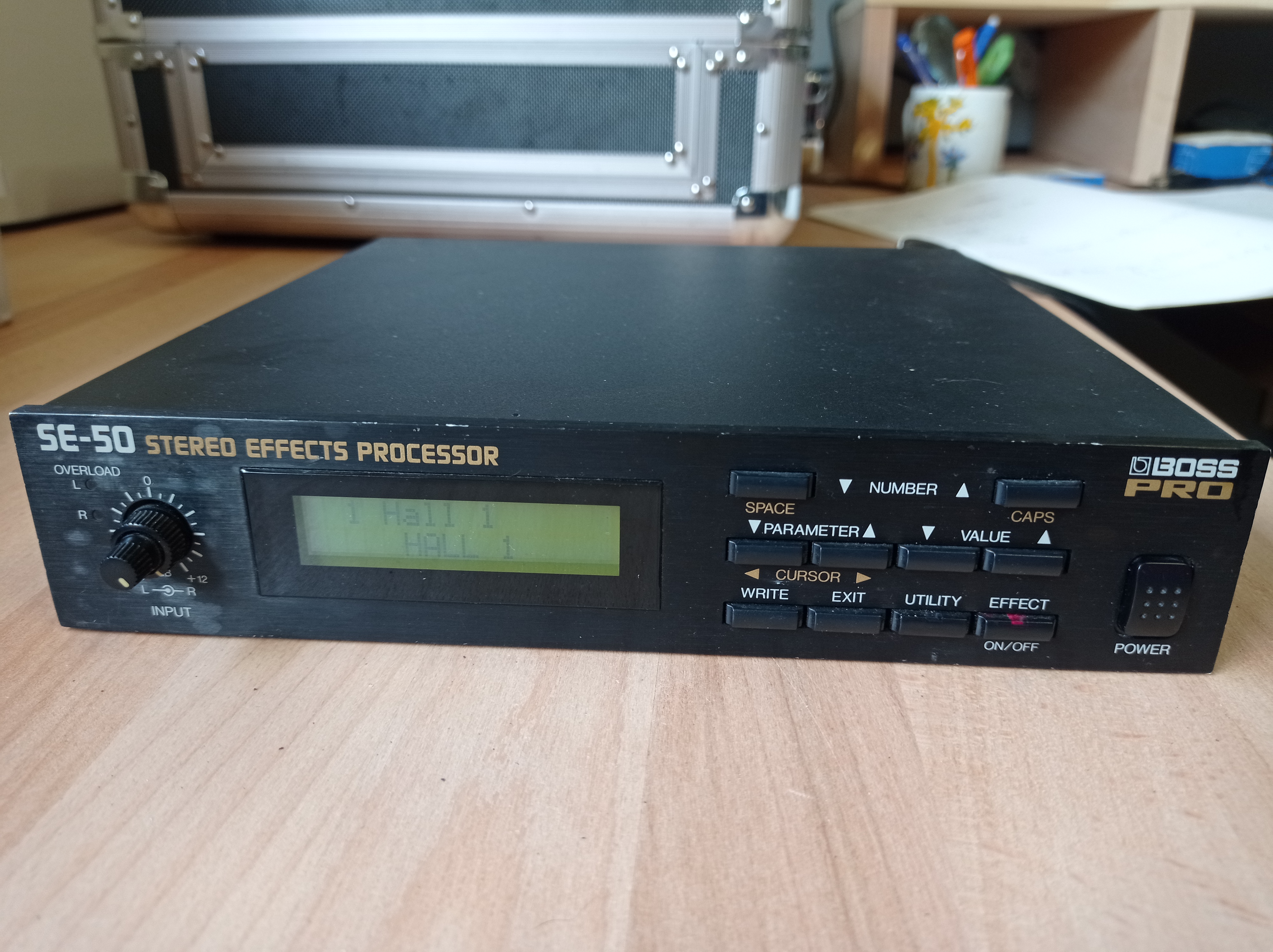 Vends Multi-effet stéréo numérique Boss SE-50