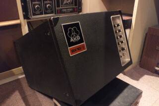 AKG BX10
