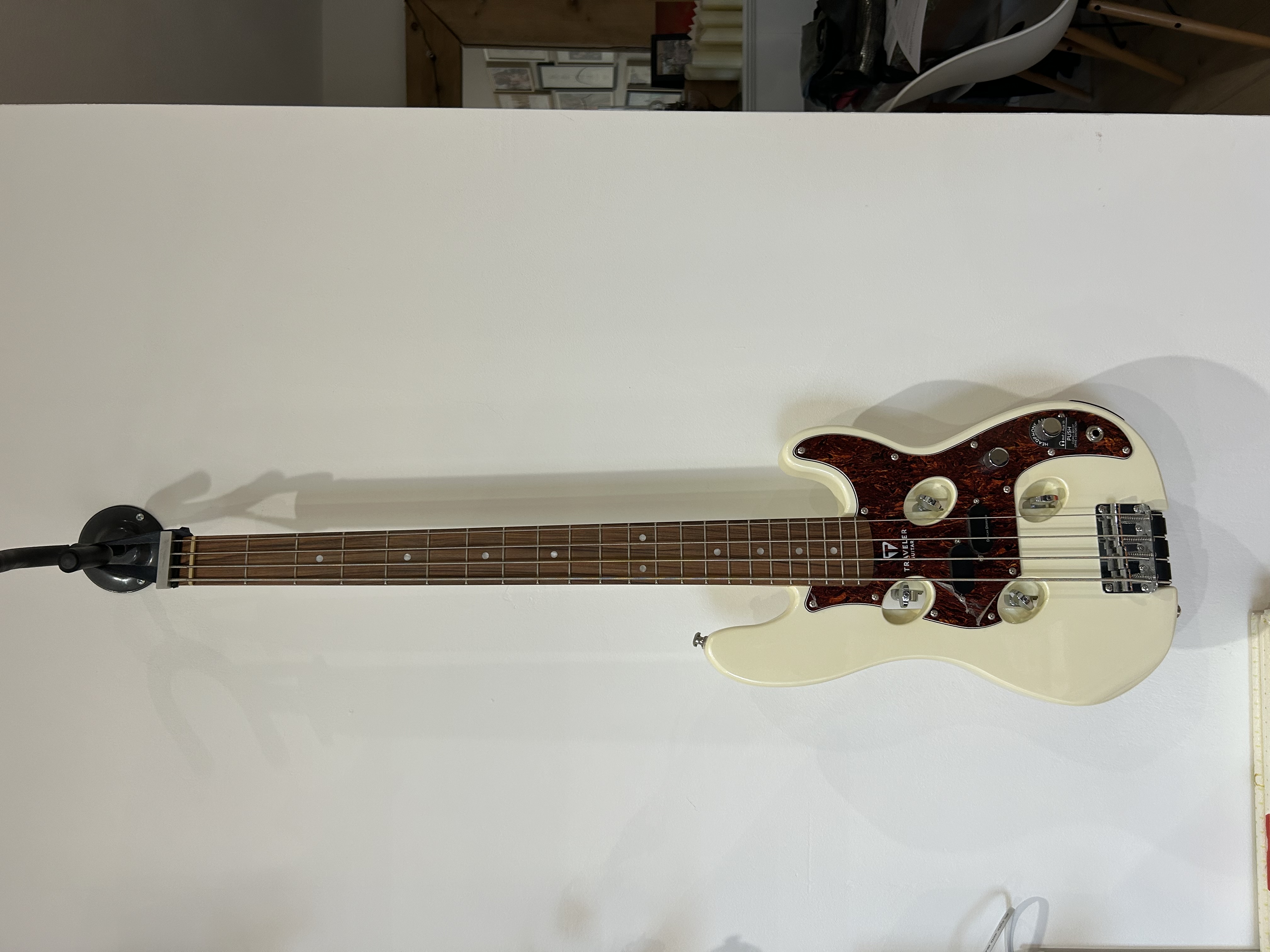 Basse électrique de voyage Traveler Bass TB4P blanche