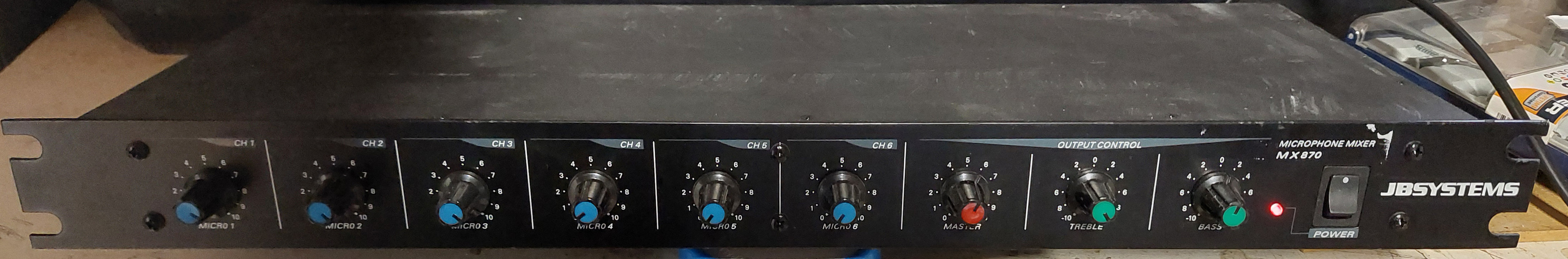 Table de mixage en rack pour micro