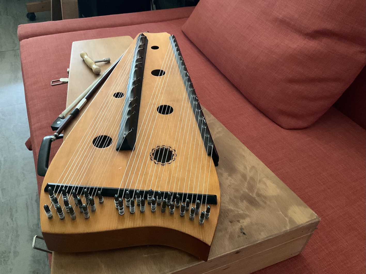 Psalterion chromatique à archet