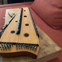 Psalterion chromatique à archet