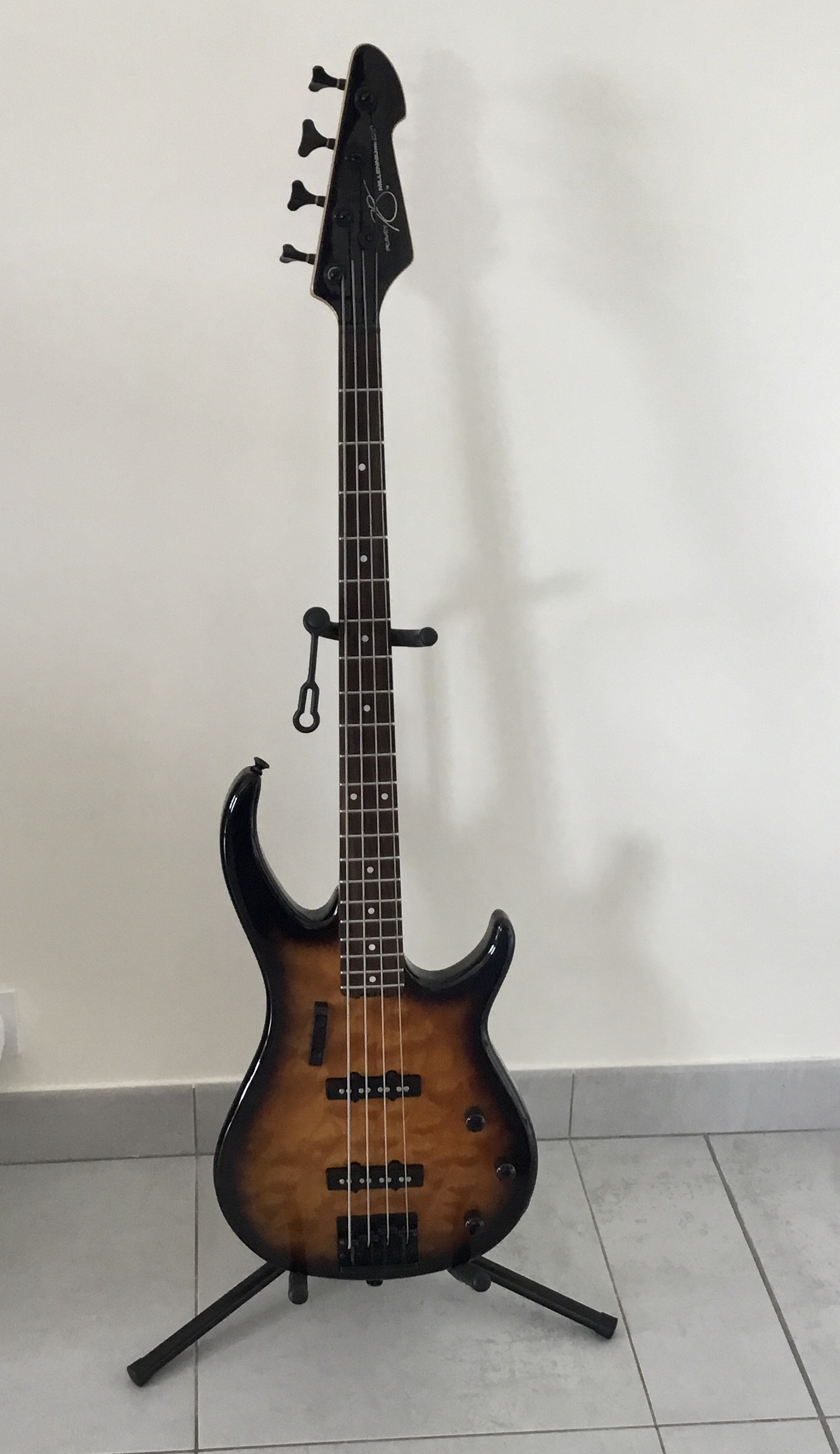 Vends basse Peavey BXP Millenium vintage burst