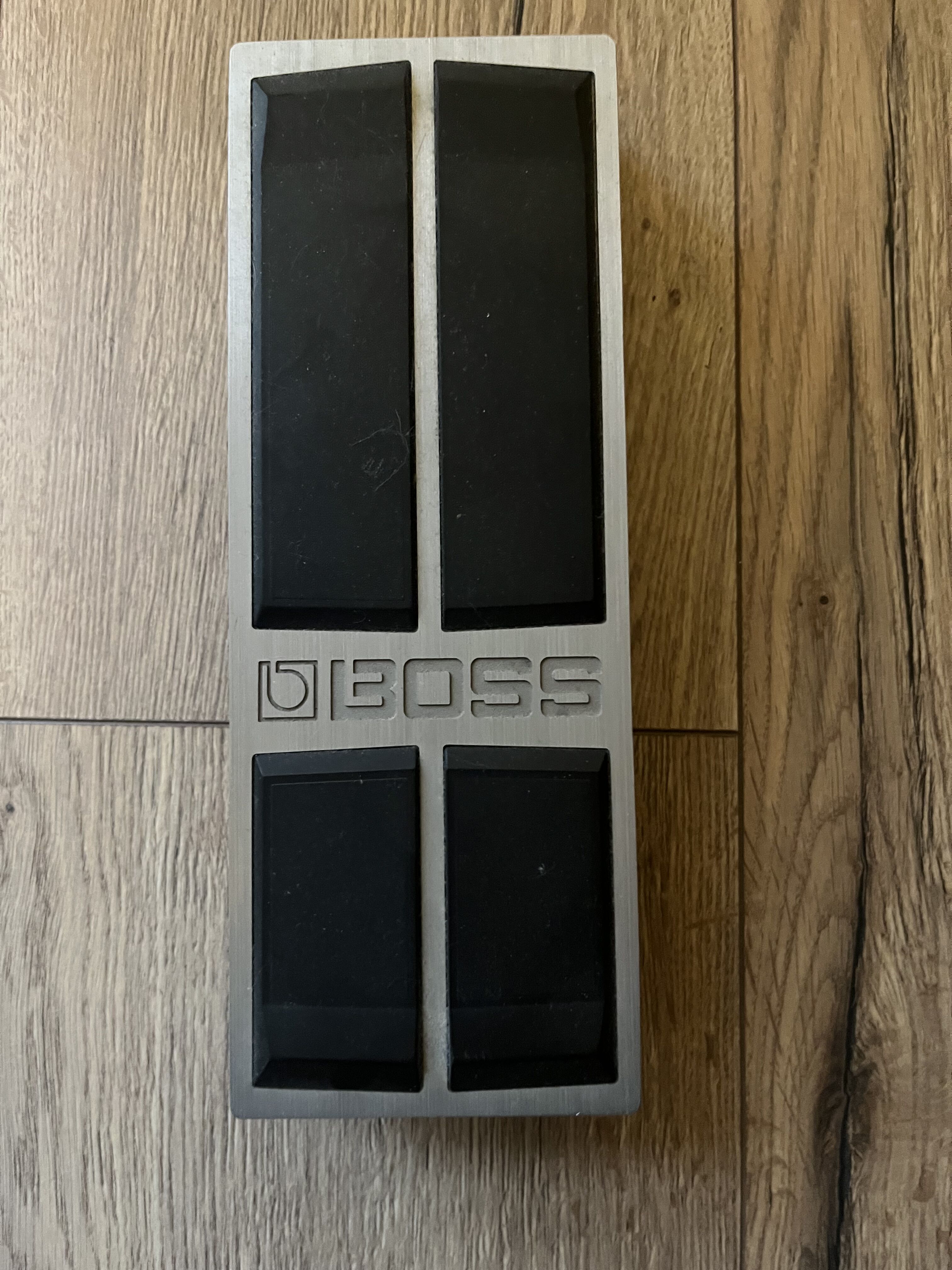 VENDS BOSS PEDAL D EXPRESSION 