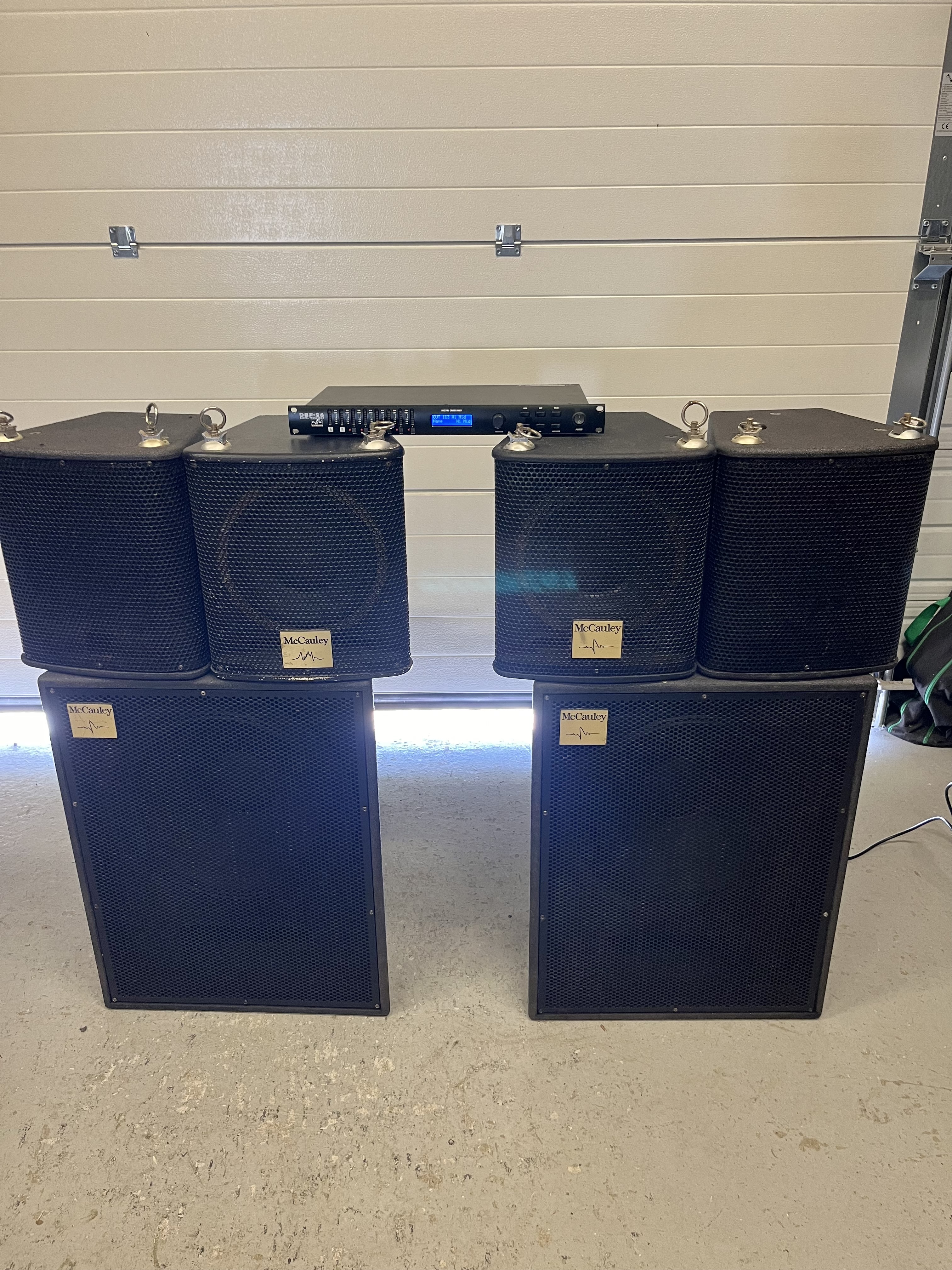Système son complet McCauley 4 sat et 2 sub + processeur DAS AUDIO 