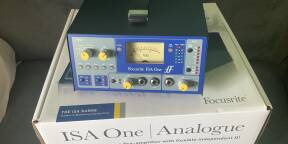 FOCUSRITE ISA ONE preampli AVEC sa CARTE OPTIQUE