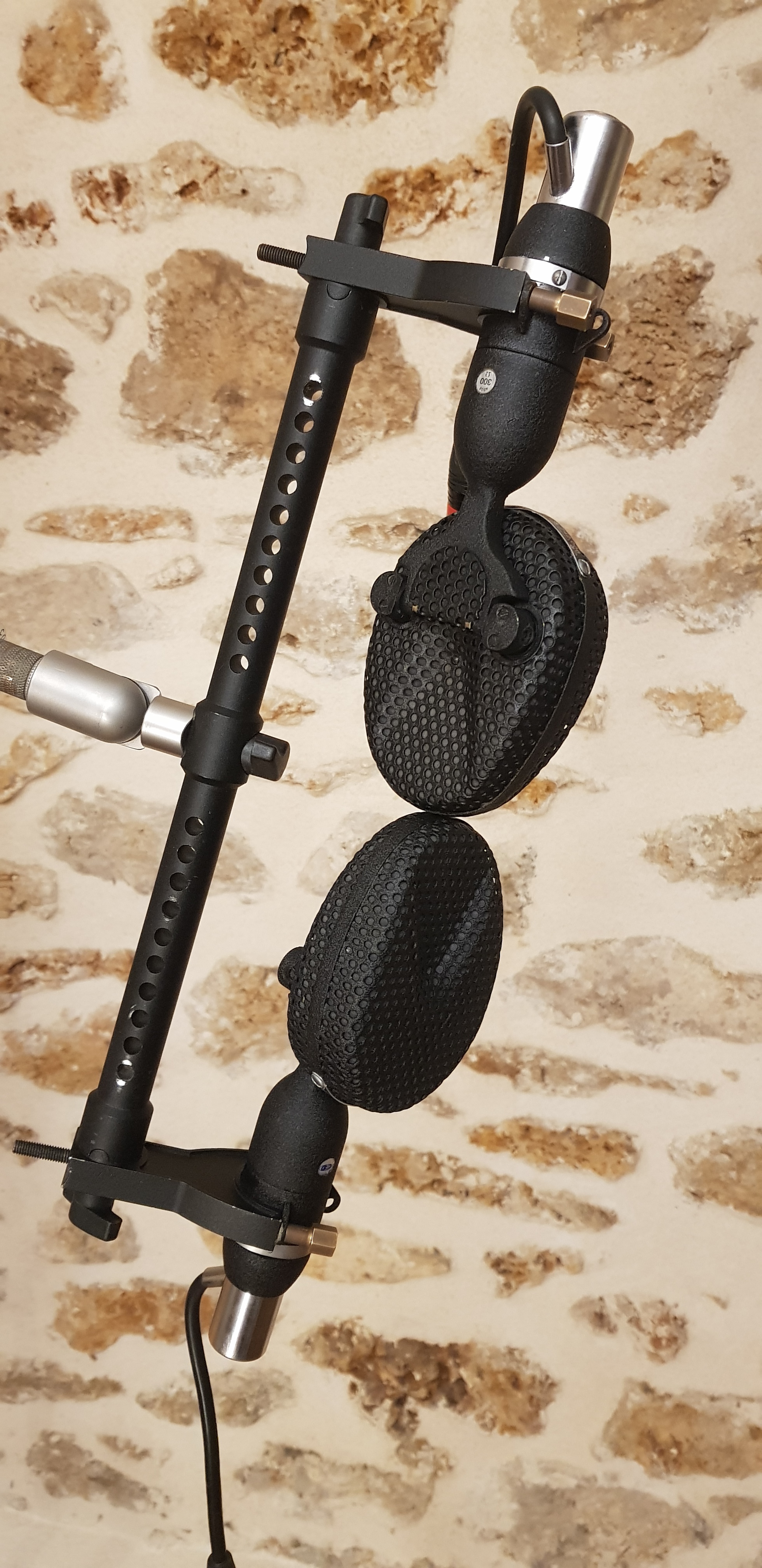 Coles 4038 Stereo Bar