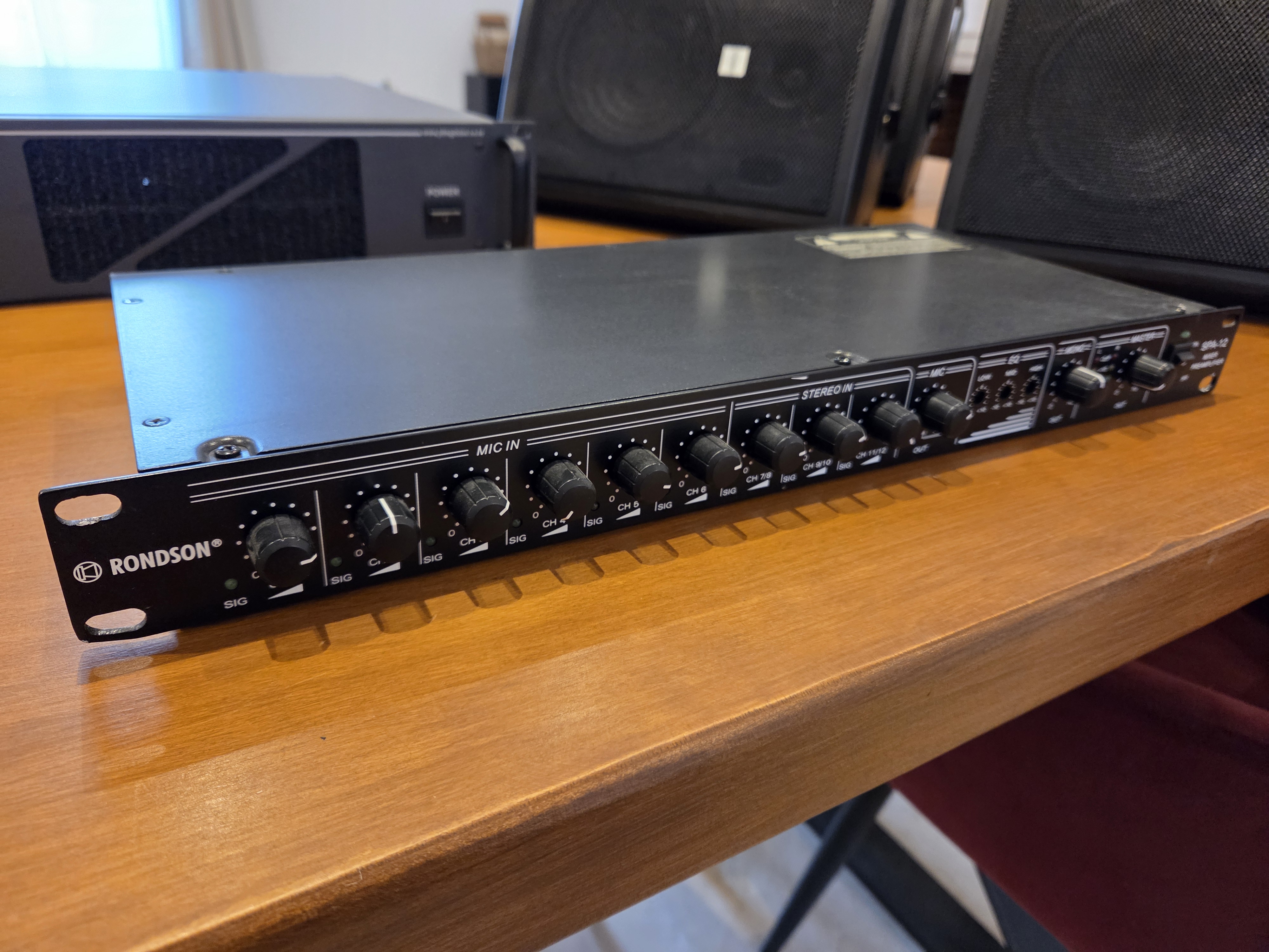 Préamplificateur Rondson SPA-12