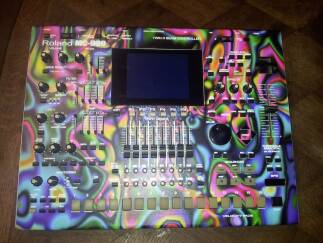 Roland MC-909 Sampling Groovebox