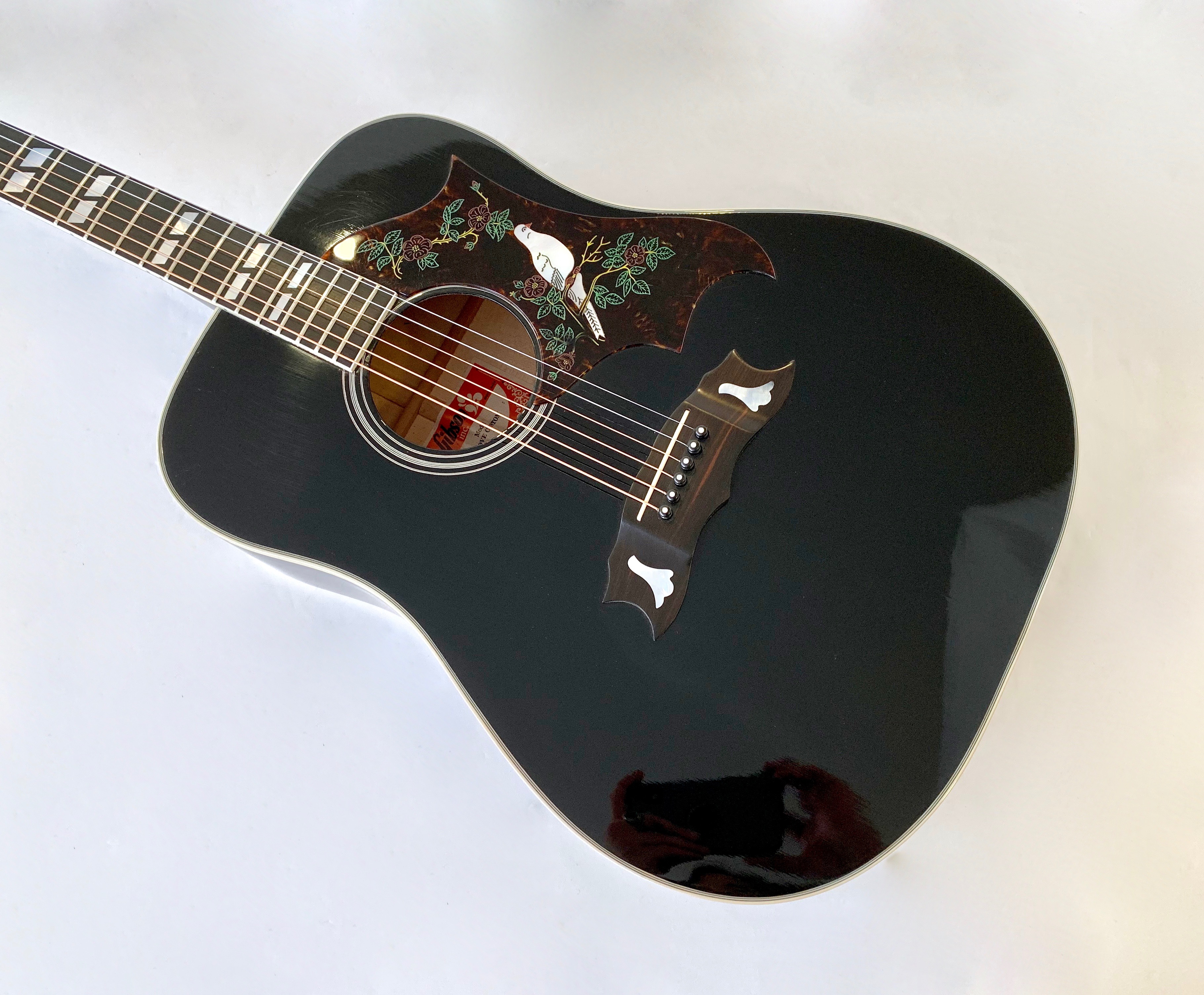 Gibson Dove (48111)