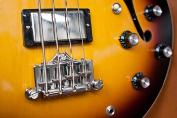 Gibson ES-335 Bass Gibson ES-335 Bass