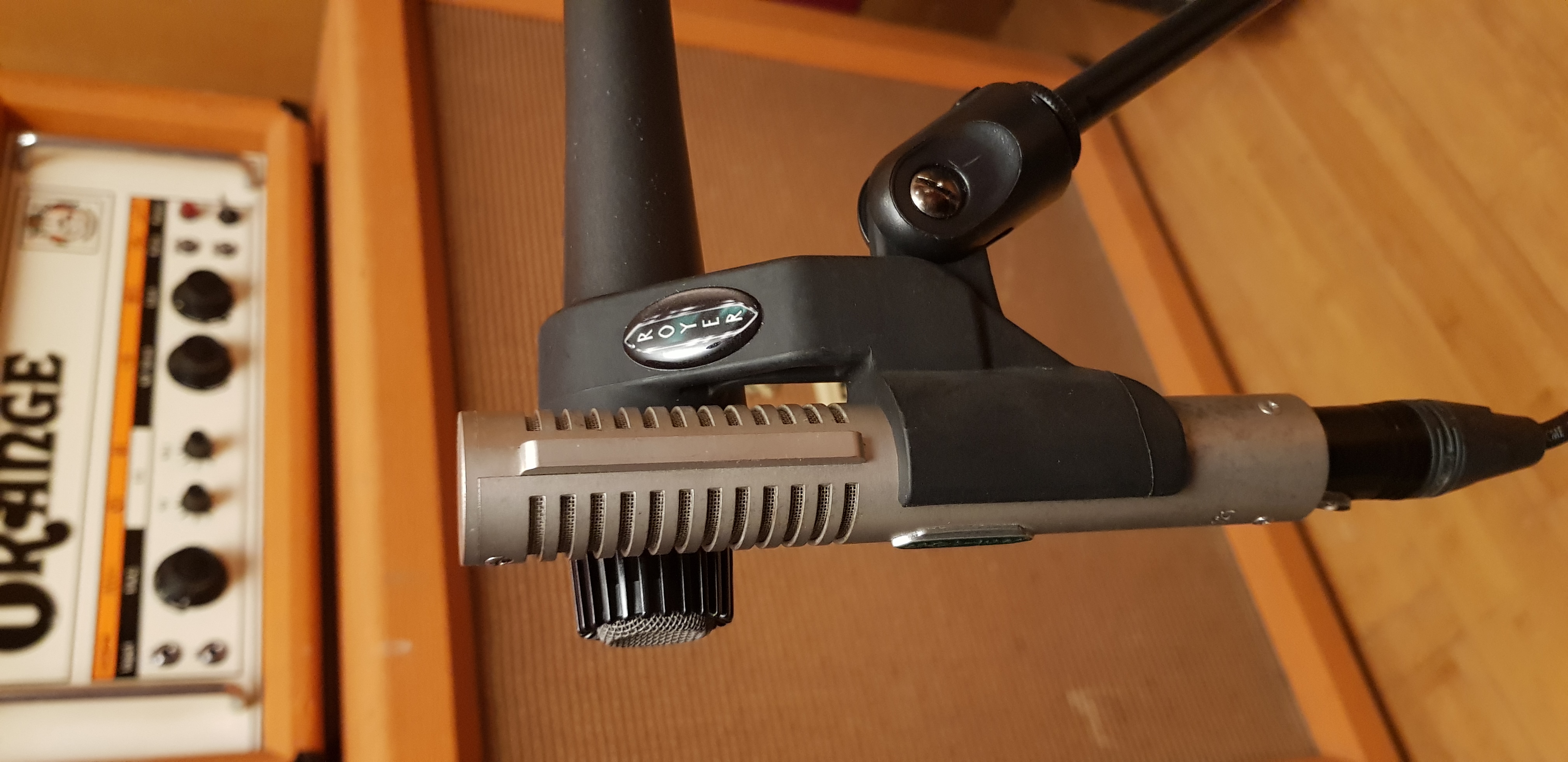 Royer R121 Suspension