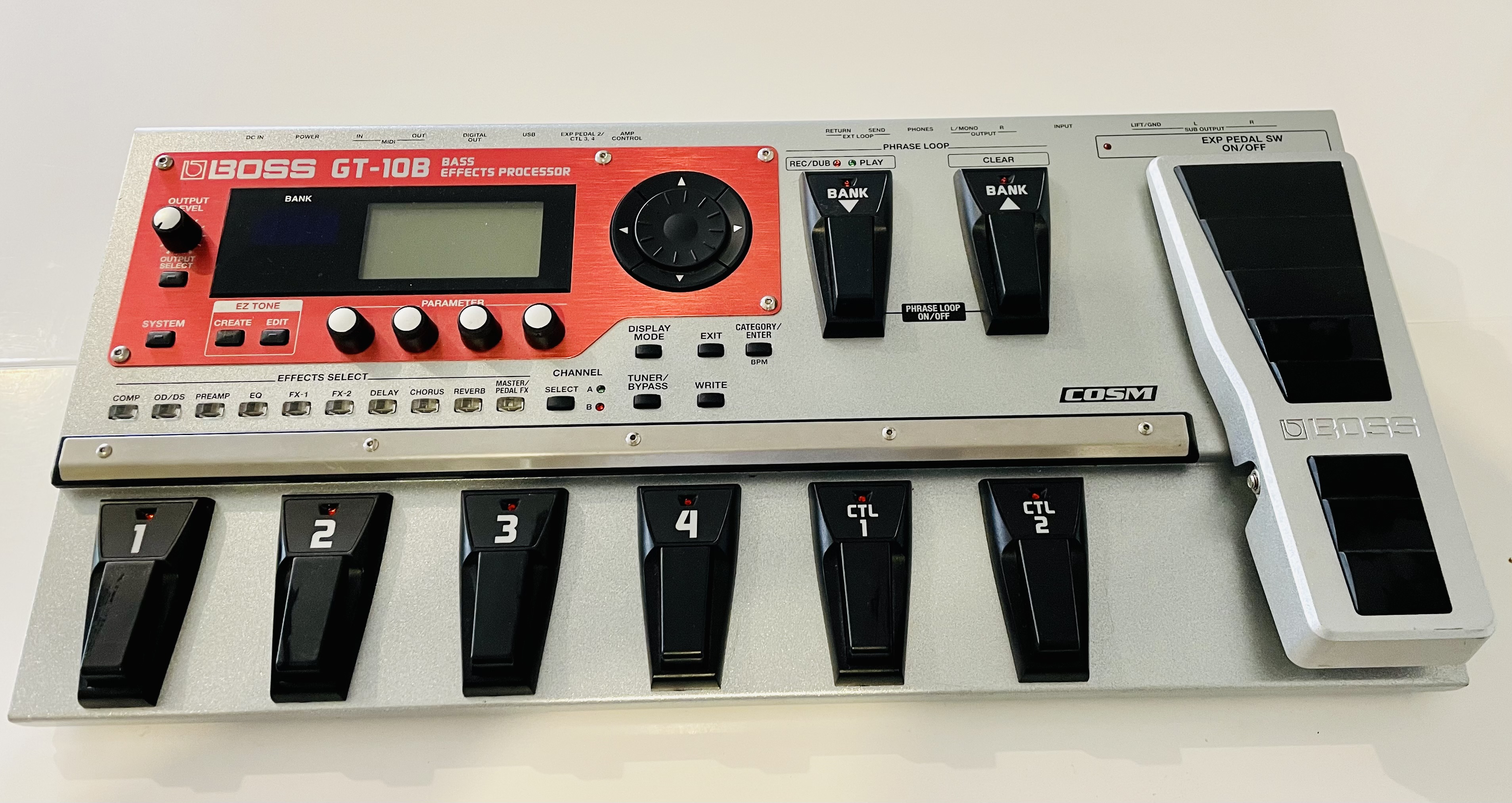 Boss GT-10B - Etat neuf