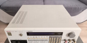 Vends Sampler Professionnel AKAI S900 avec Ecran neuf rétroéclairé et lecteur USB