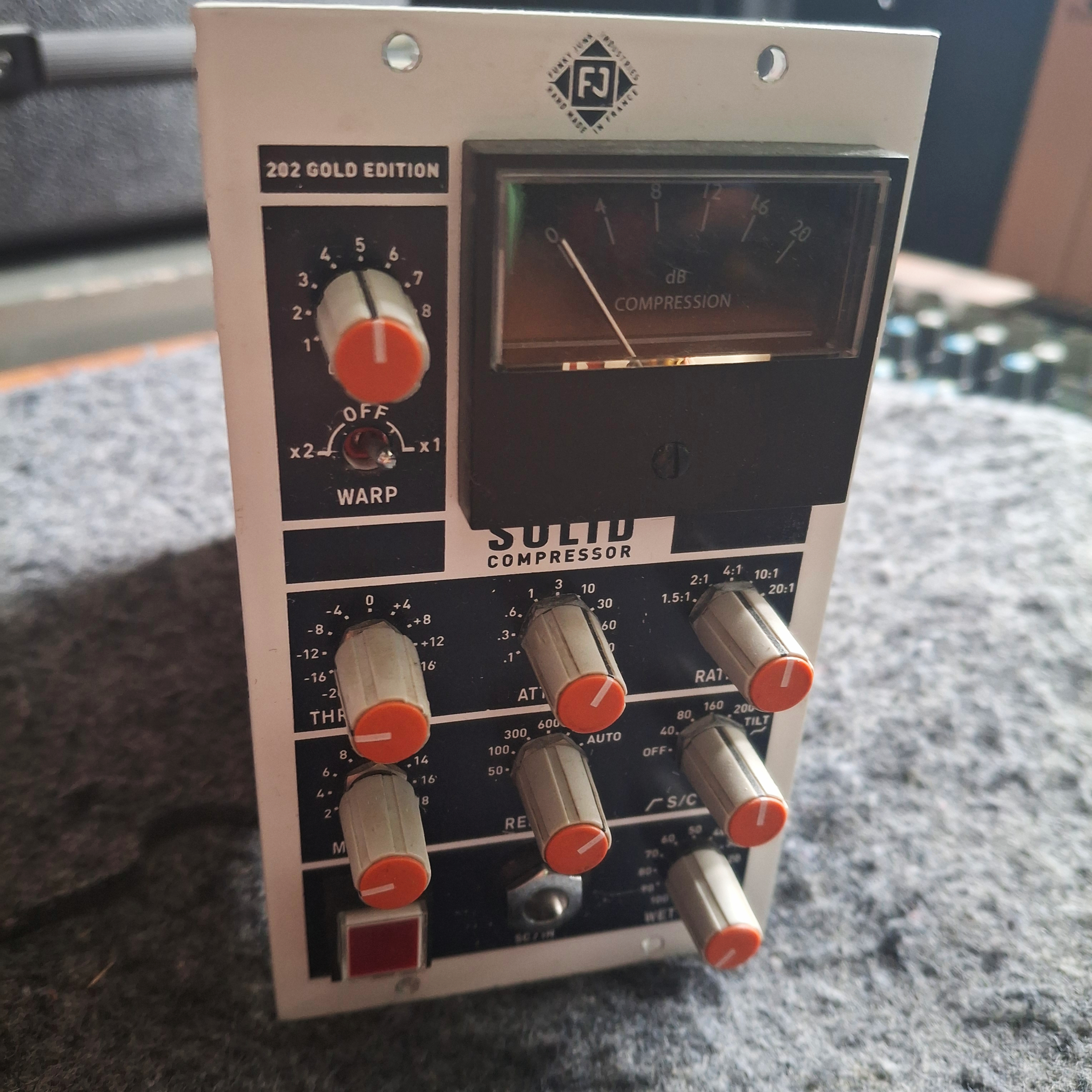 Funky Junk Solid Compressor - Module 500 series