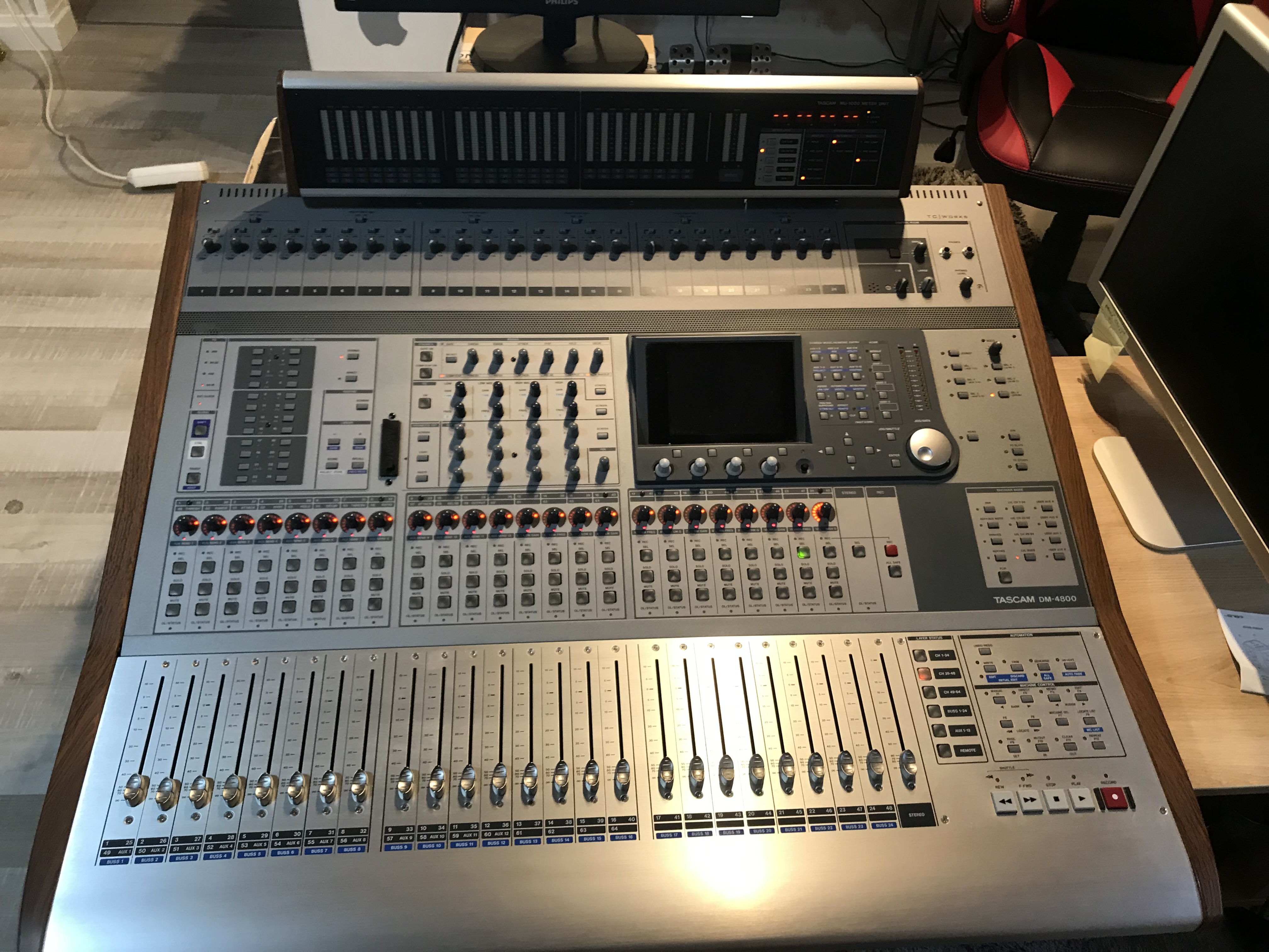 TABLE DE MIXAGE TASCAM 4800 AVEC BANDEAU